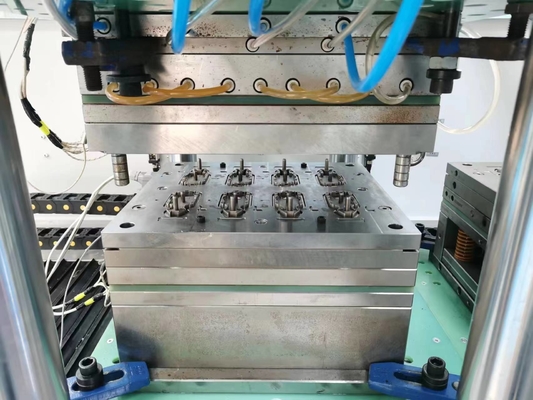 Vloeibare siliconen spuitgieten LSR kunststof CNC EDM meerdere holtes
