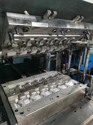 Vloeibare siliconen spuitgieten LSR kunststof CNC EDM meerdere holtes